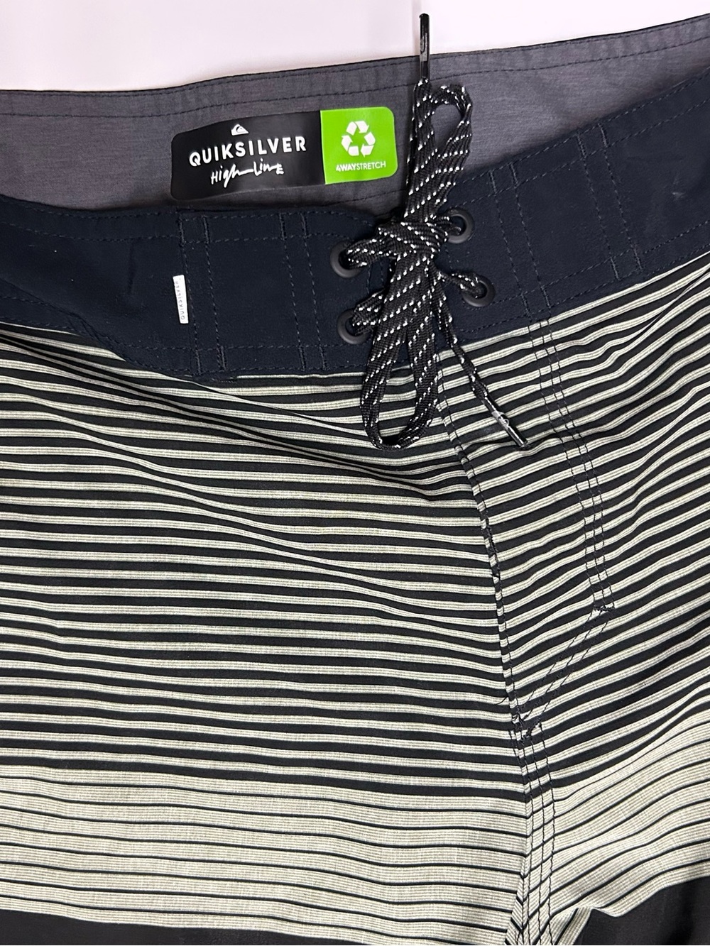 Quiksilver Highline Tijuana Board Shorts Men's 
Sz 28 4-Way stretch